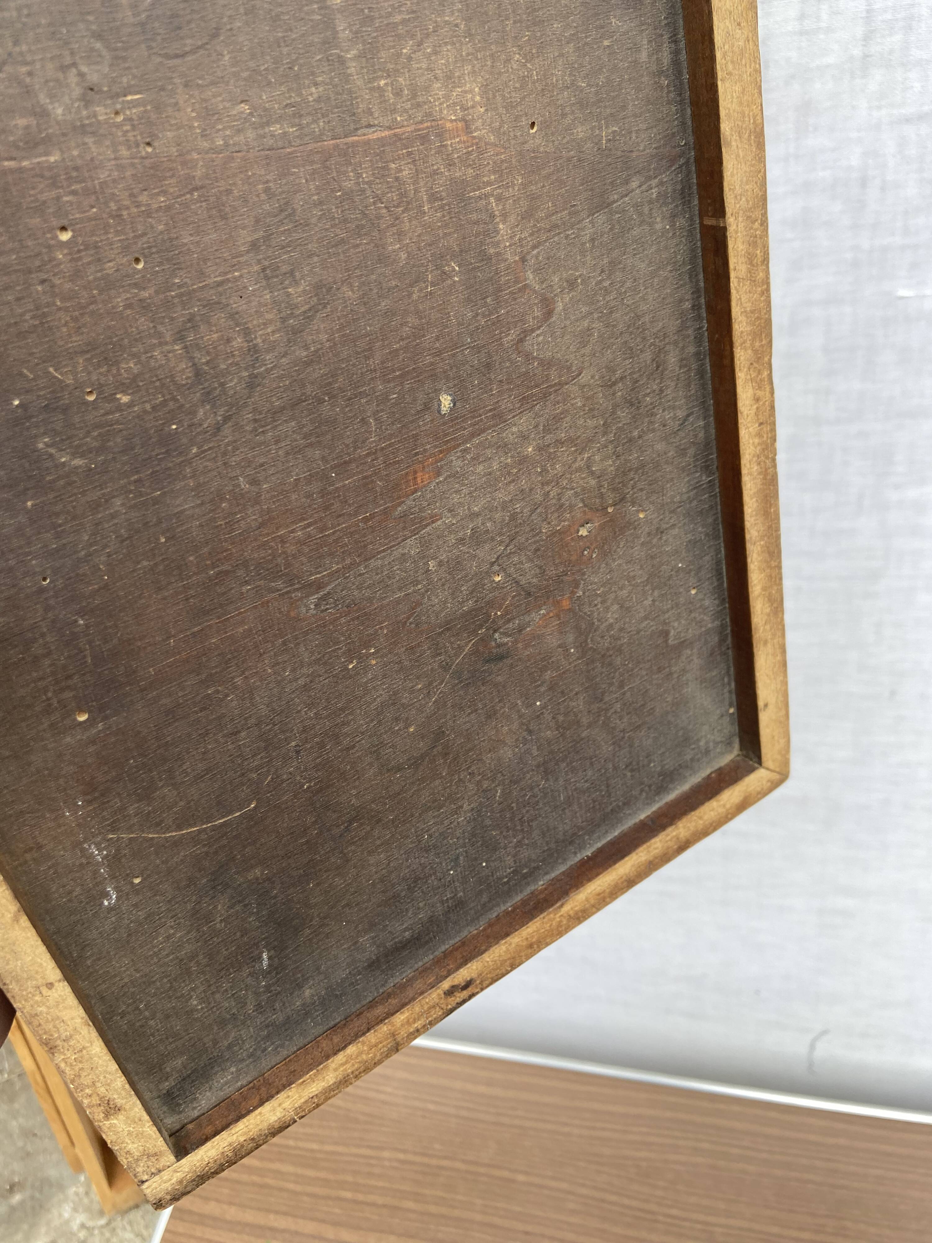 Old game box decorated in wood and felt - Backgammon Lady Dice Game