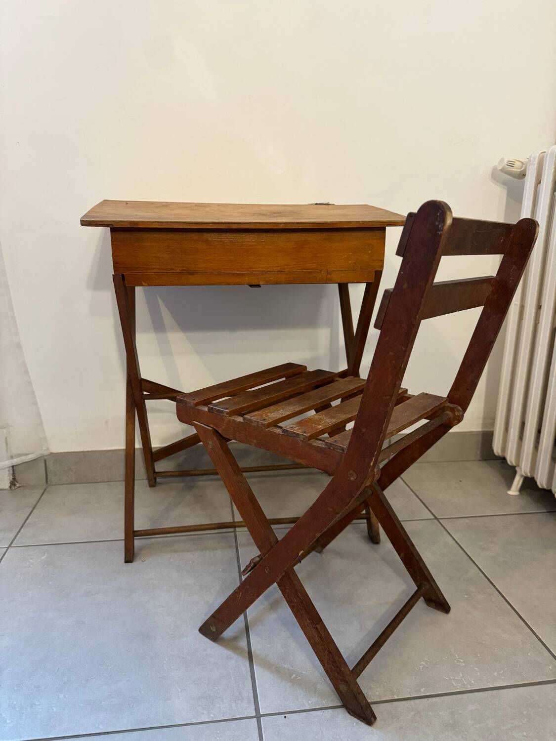 Bureau et chaise pliable enfant vintage