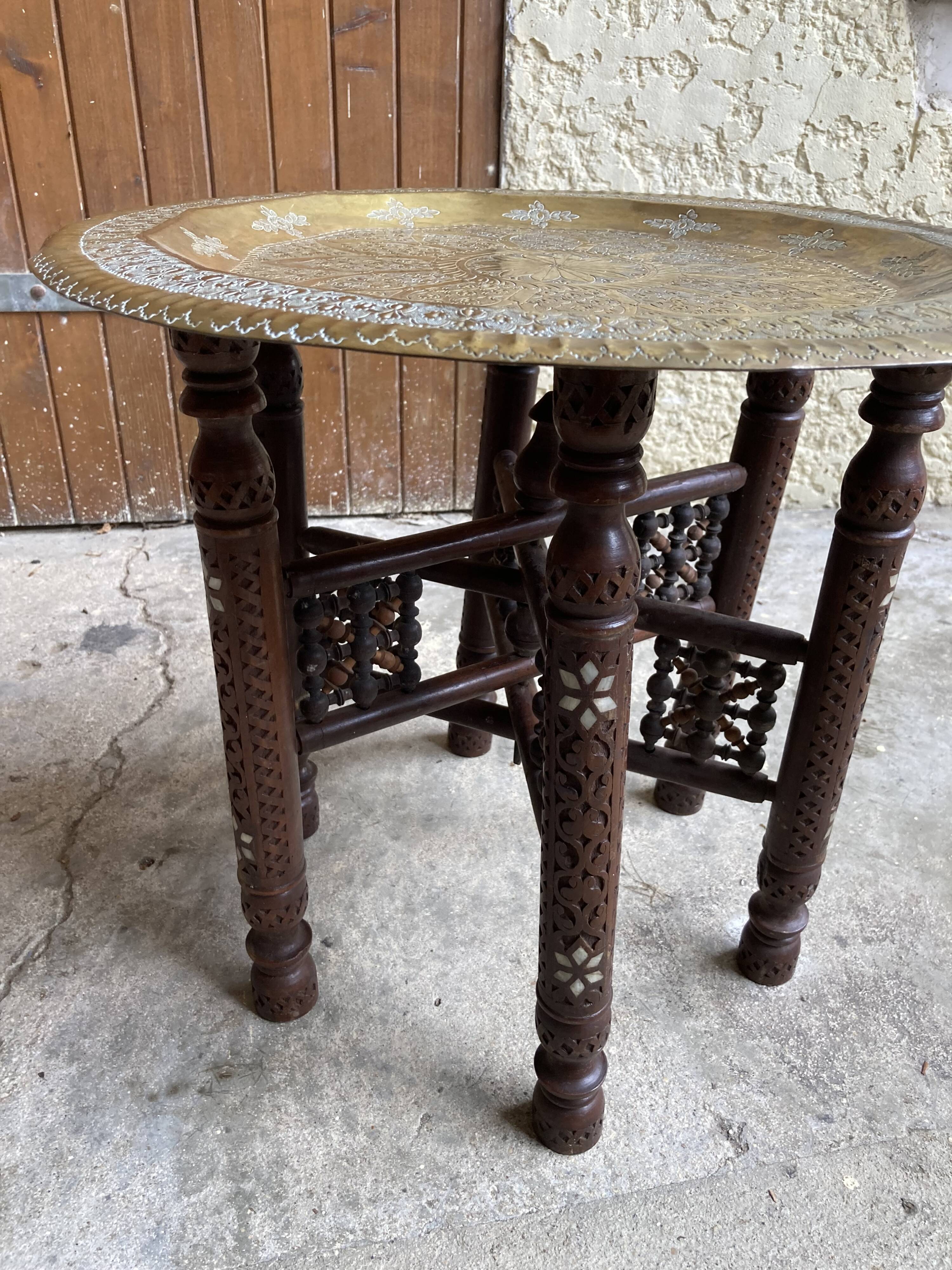 Table basse marocaine plateau cuivre