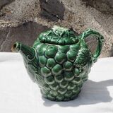 Green slurry teapot, grape pattern