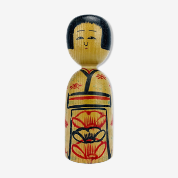 Poupée Kokeshi dans le modèle de Kijiyama