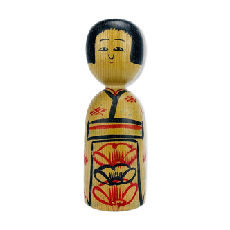 Poupée Kokeshi dans le modèle de Kijiyama