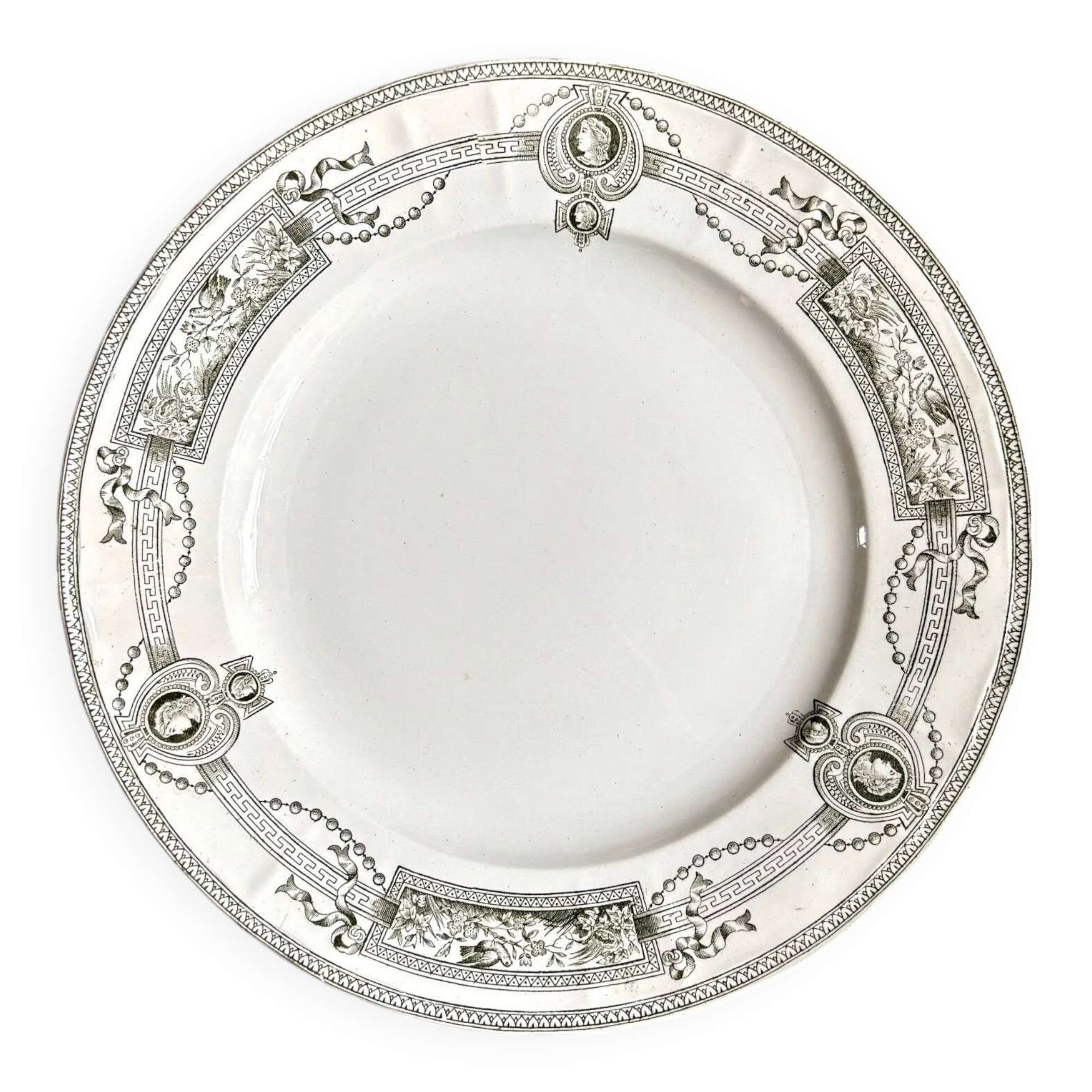 Flat plate in iron earthenware St Amand and Hamage, "Medallion" service