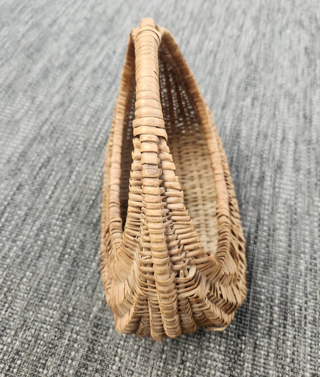 Wicker gondola basket