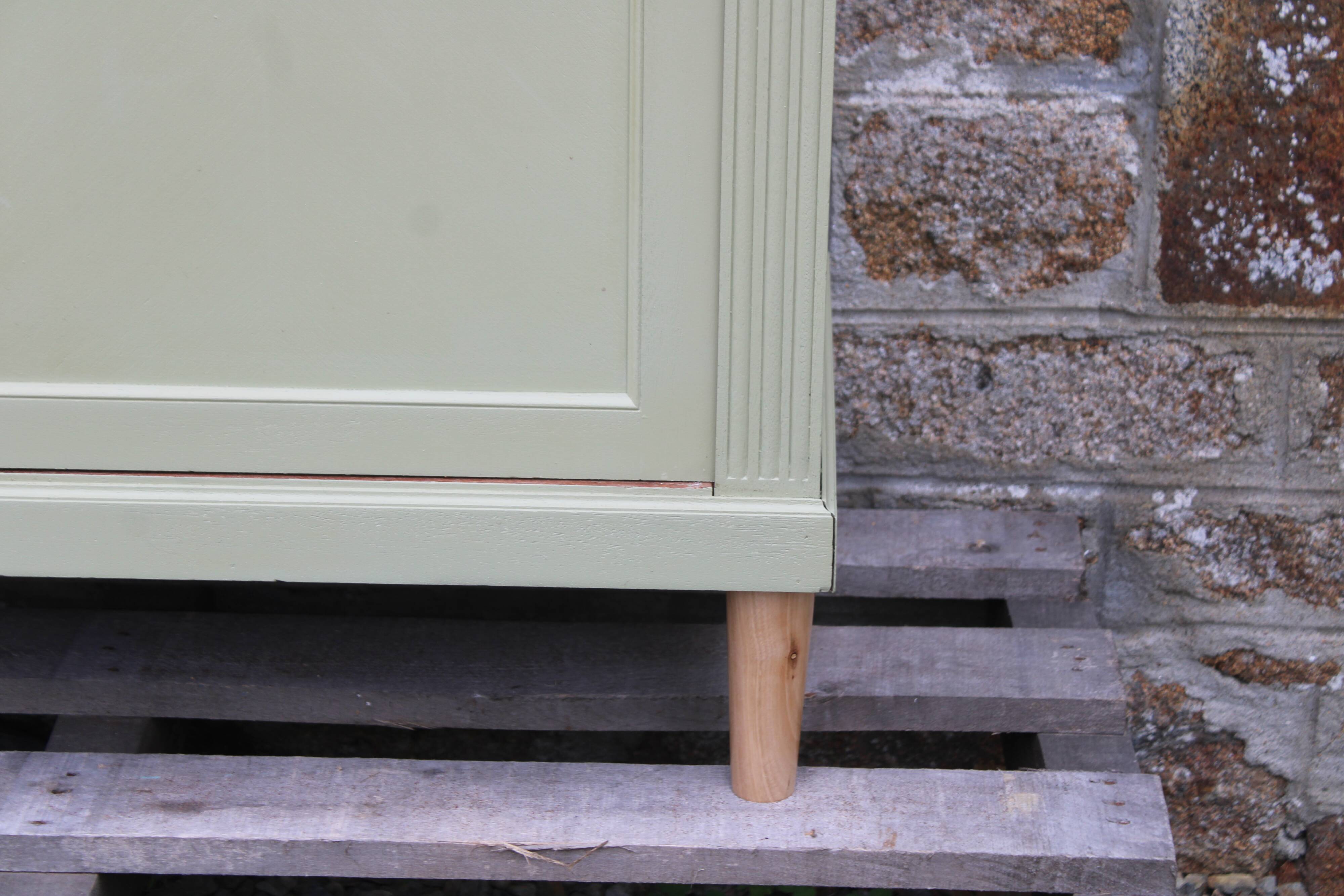 Renovated antique display cabinet – Lizard Green (Pure & Paint)