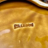 Compartmentalized plate in the shape of a Vallauris leaf