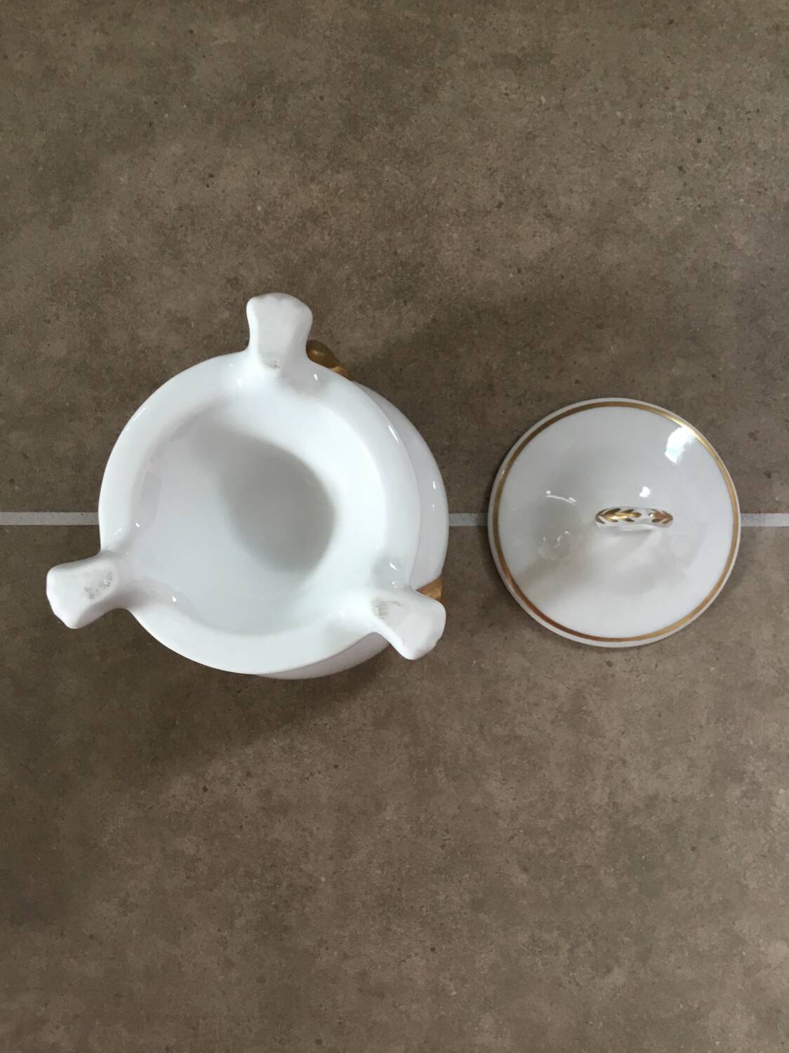 White porcelain covered pot
