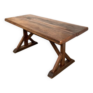 Table brutaliste en chêne