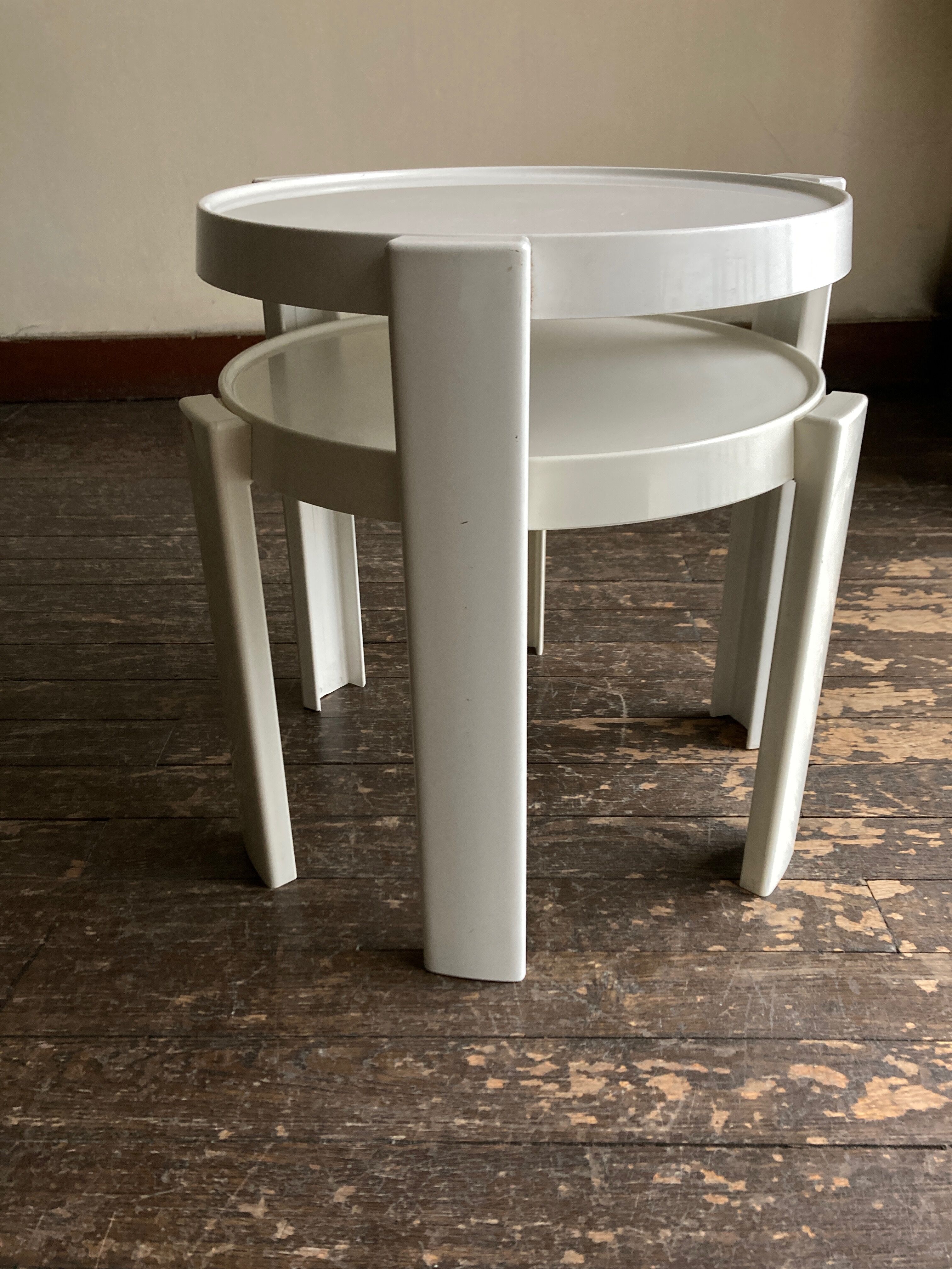 Tables gigogne design italien 1960 Kastilia space age