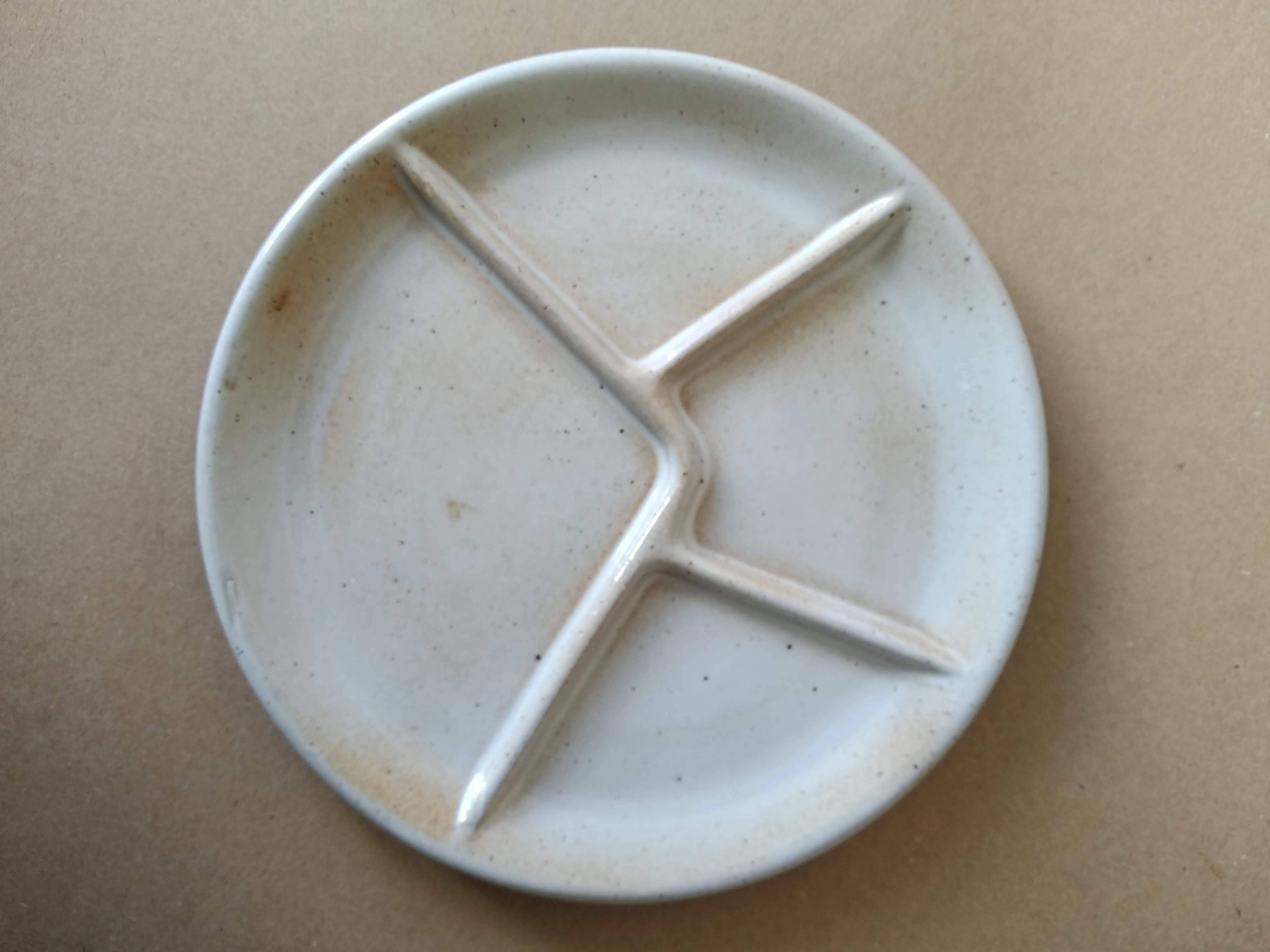 10 Vintage Grès du Marais compartment plates