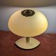 Lampe à poser vintage revisitée – Métal doré & Abat-jour opaline