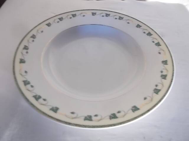 Round hollow dish Limoges Guy Degrenne corynthe model