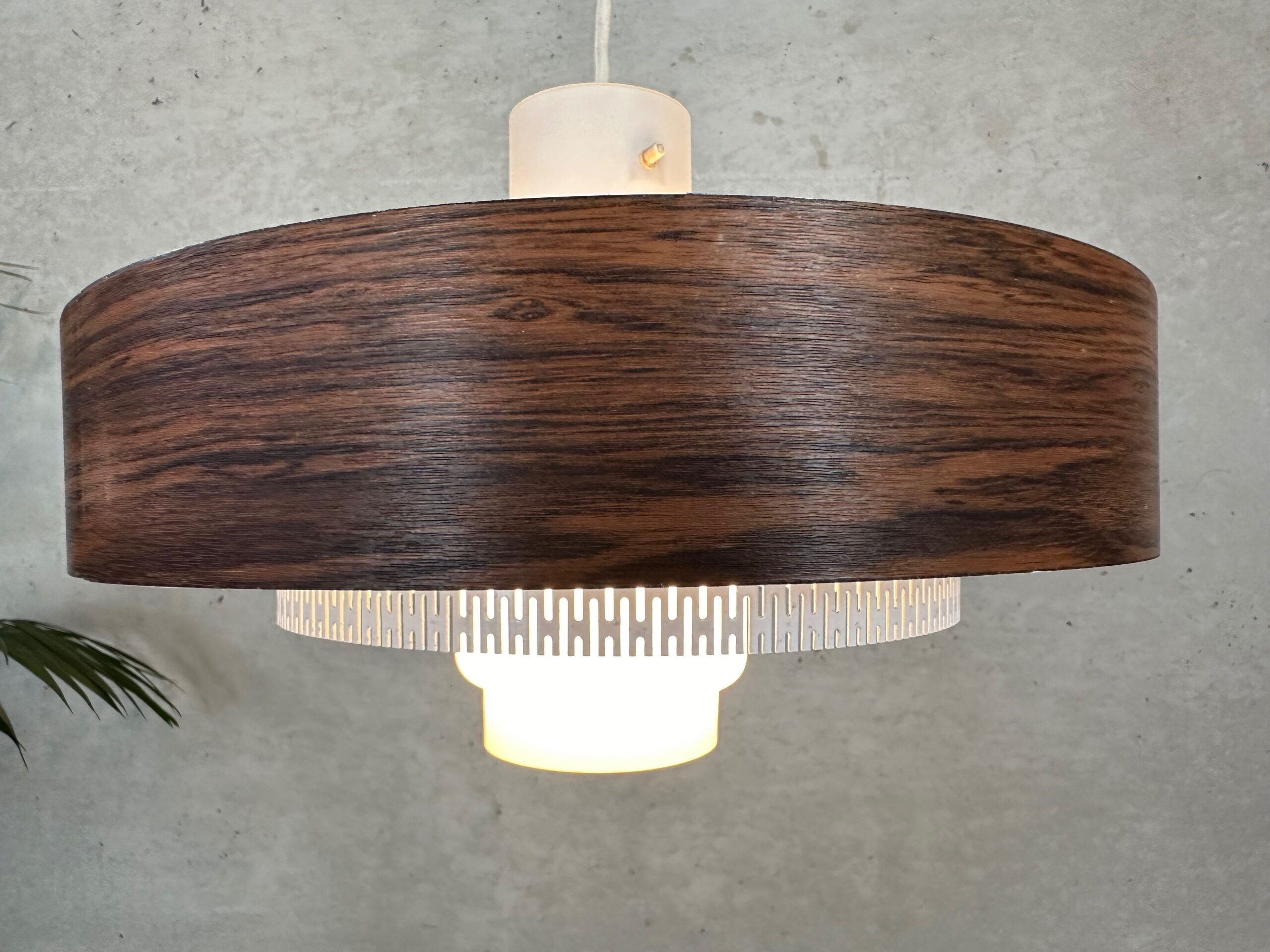 Vintage pendant lamp – metal and opaline