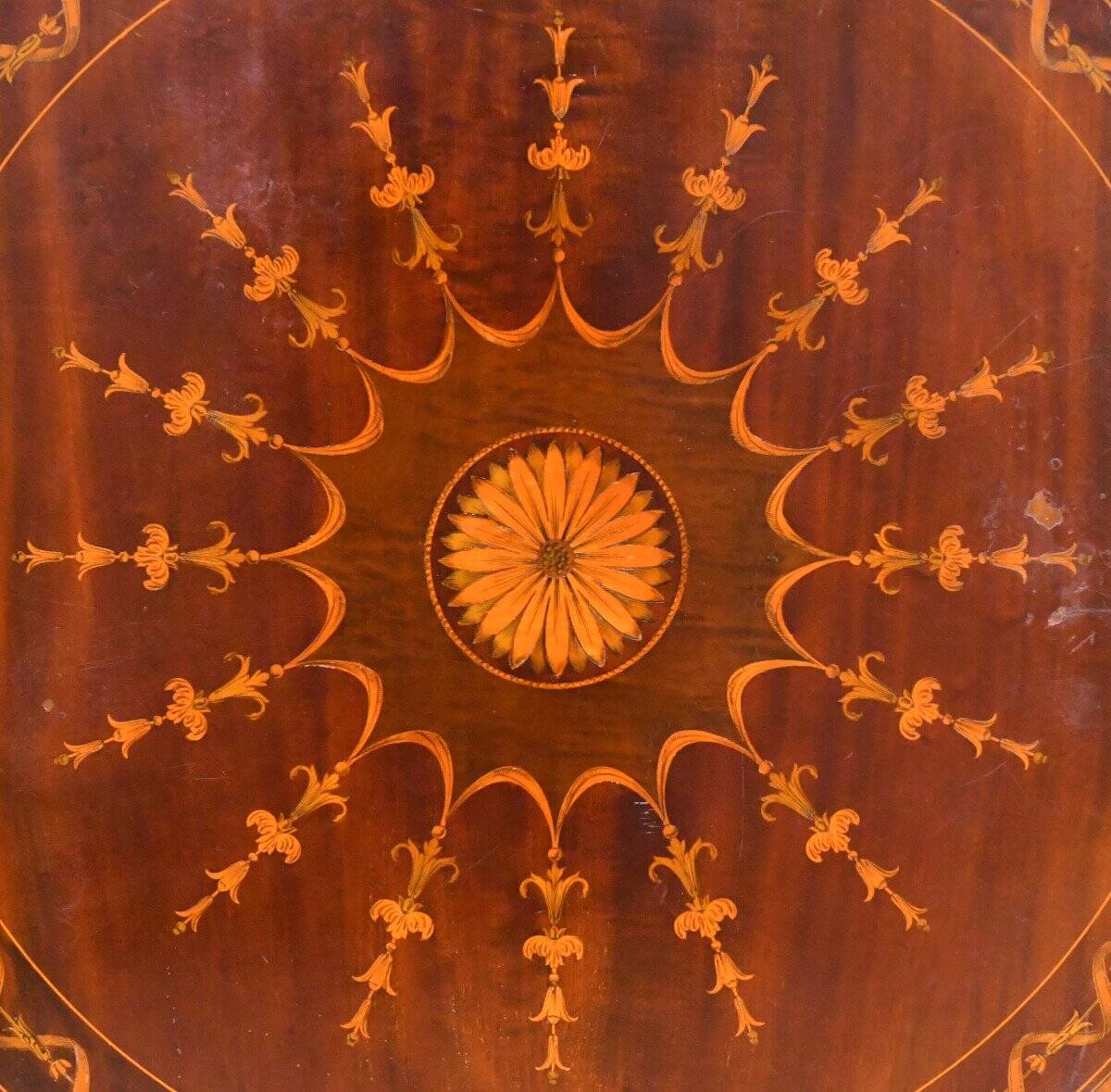 Guéridon anglais en marqueterie