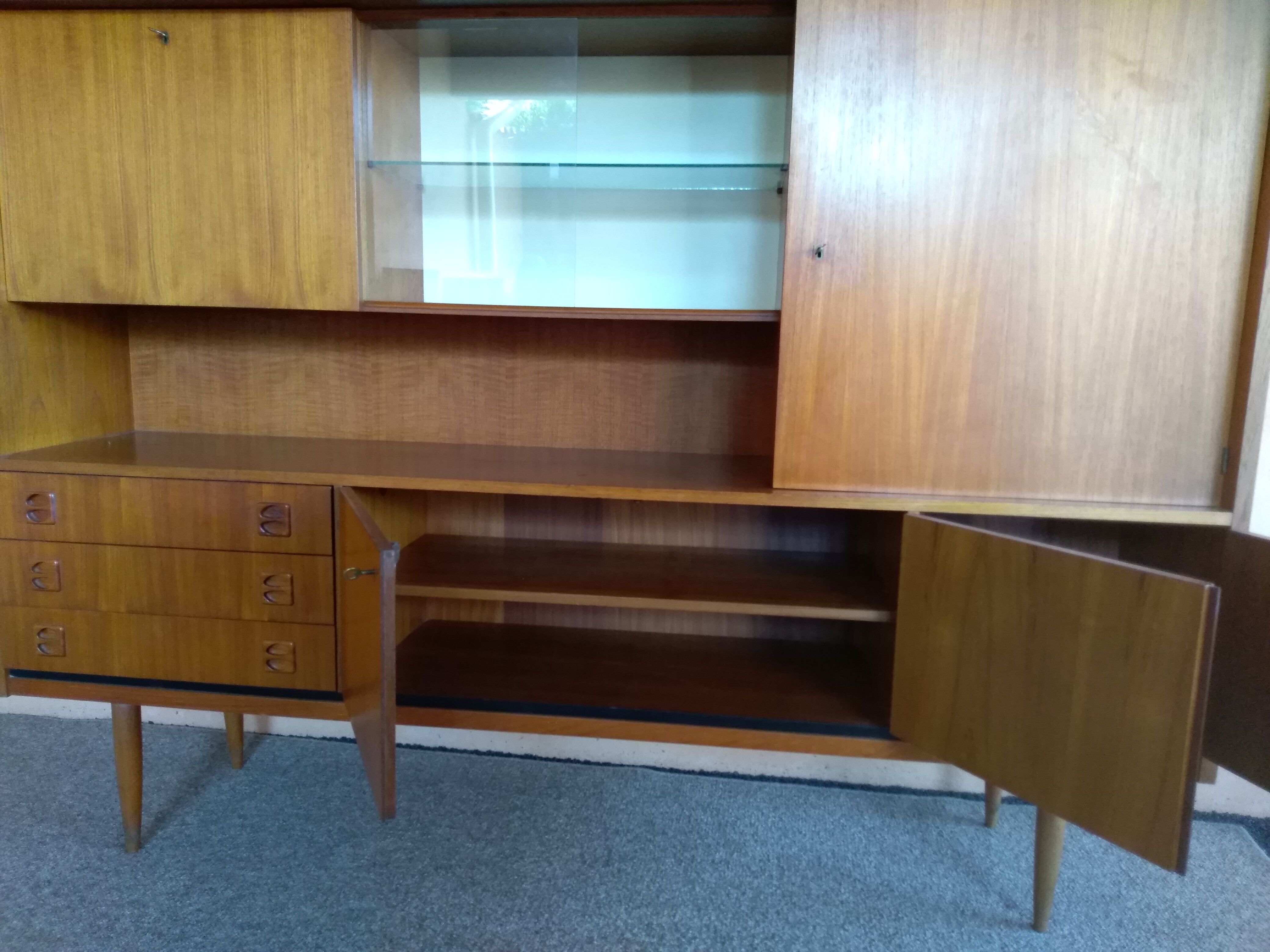 Vintage 1960 Scandinavian teak sidebar Cabinet