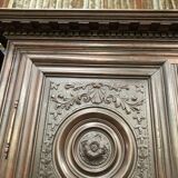 Armoire ancienne Louis XIII en noyer massif avec ses portes sculptées