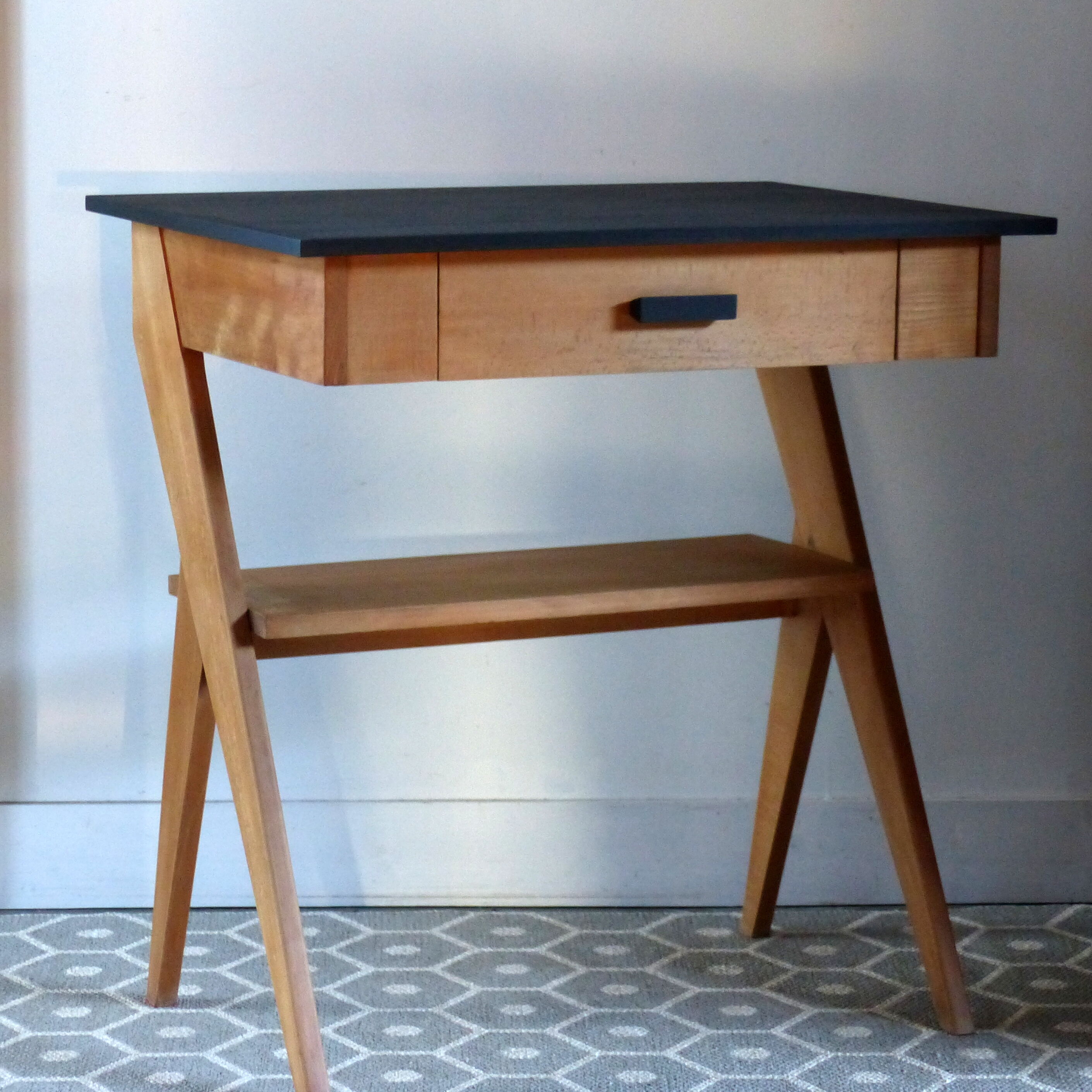 Old small desk vintage compass walk