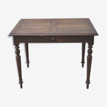 Flat desk in oak