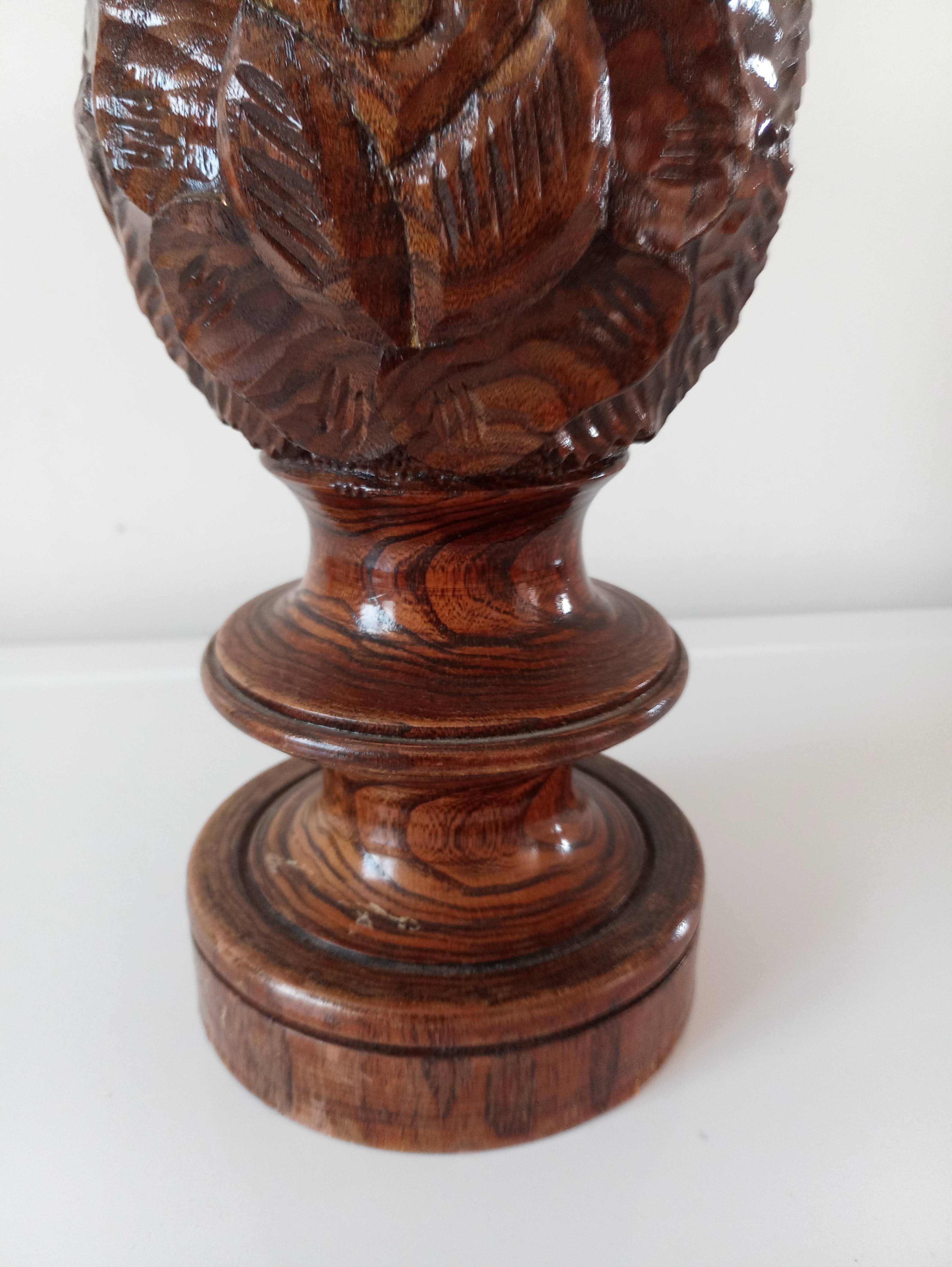 Vase bois massif sculpté à la main