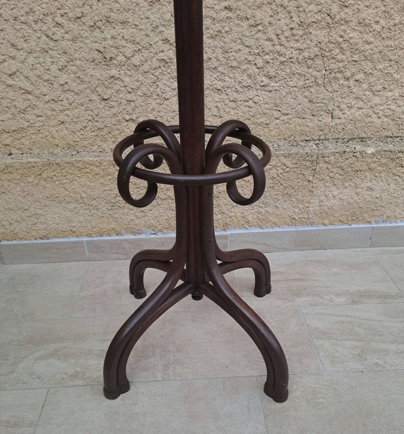 Bistro parrot coat rack signed Thonet n°10401