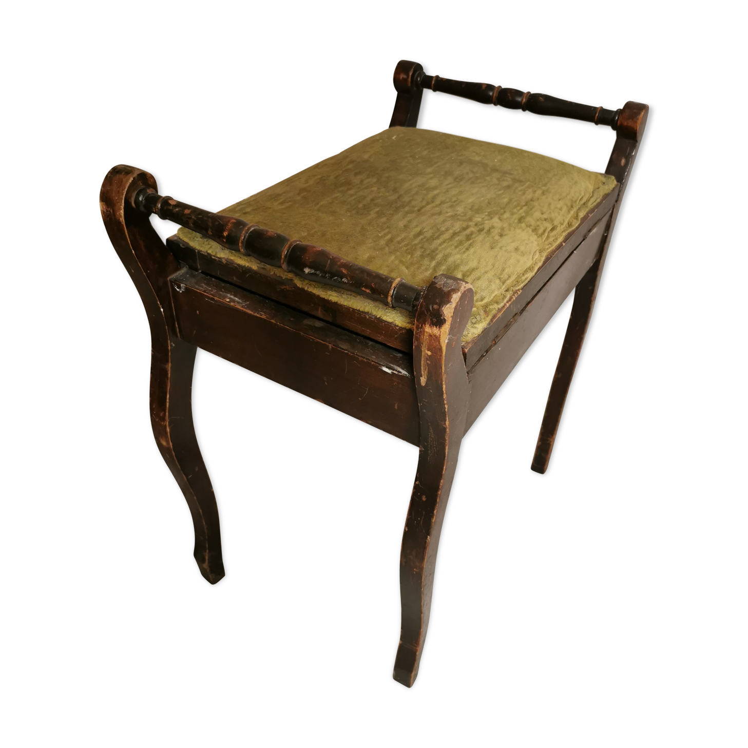 Old piano snuff with partition chest