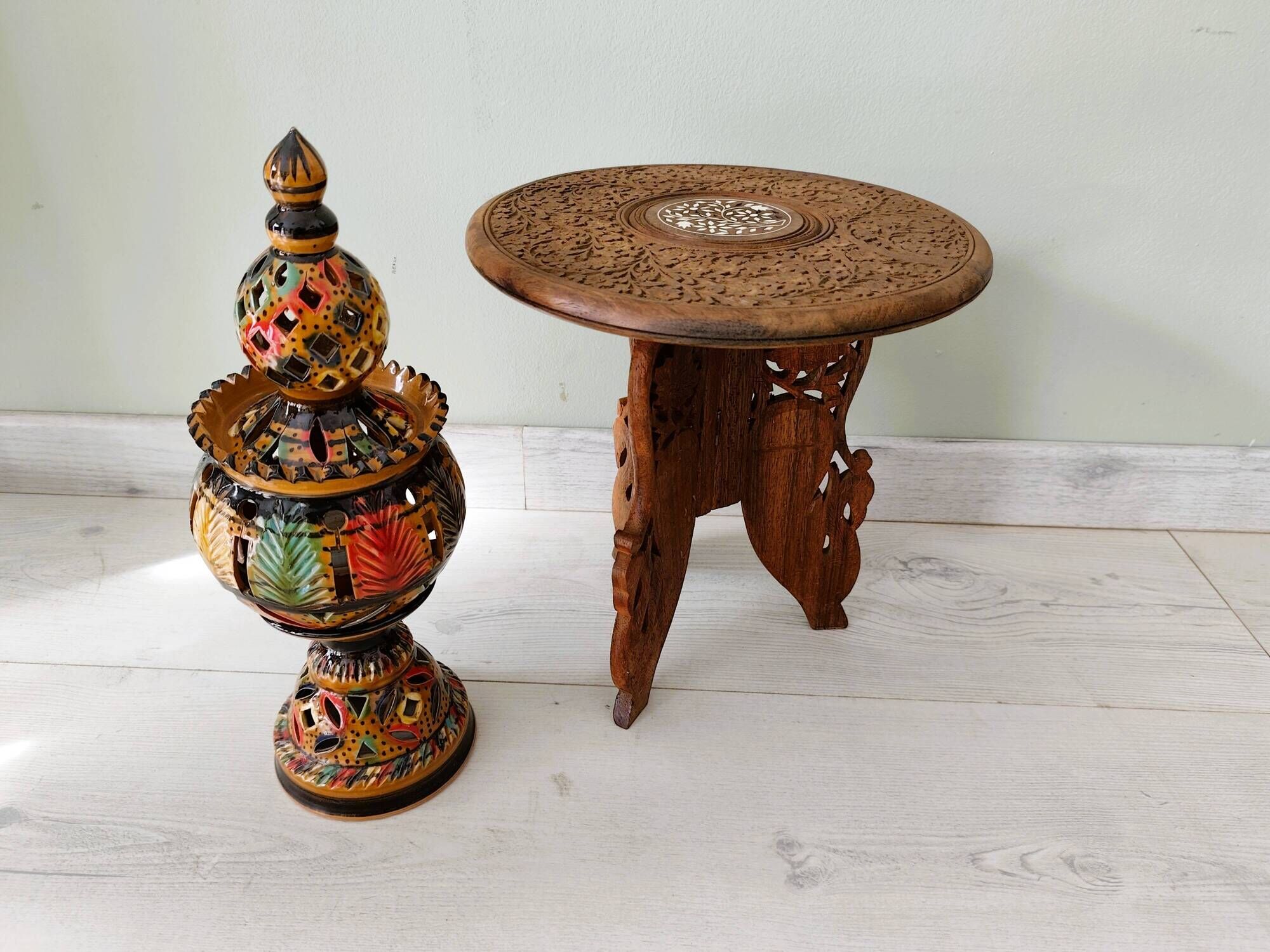 Tabouret marocain en bois sculpté