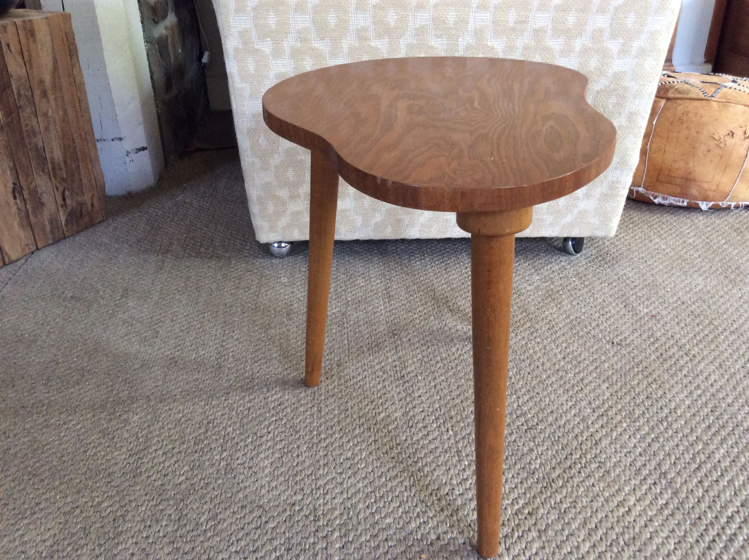 Side table pallet shape