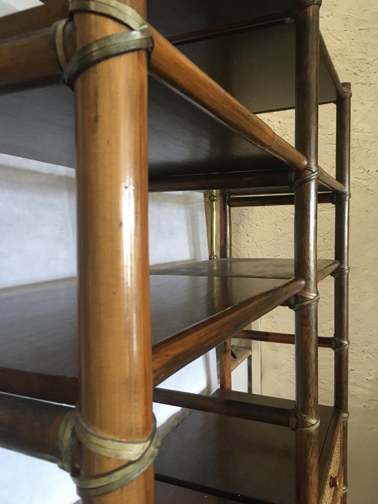 Étagère bois et cannage XXe siècle