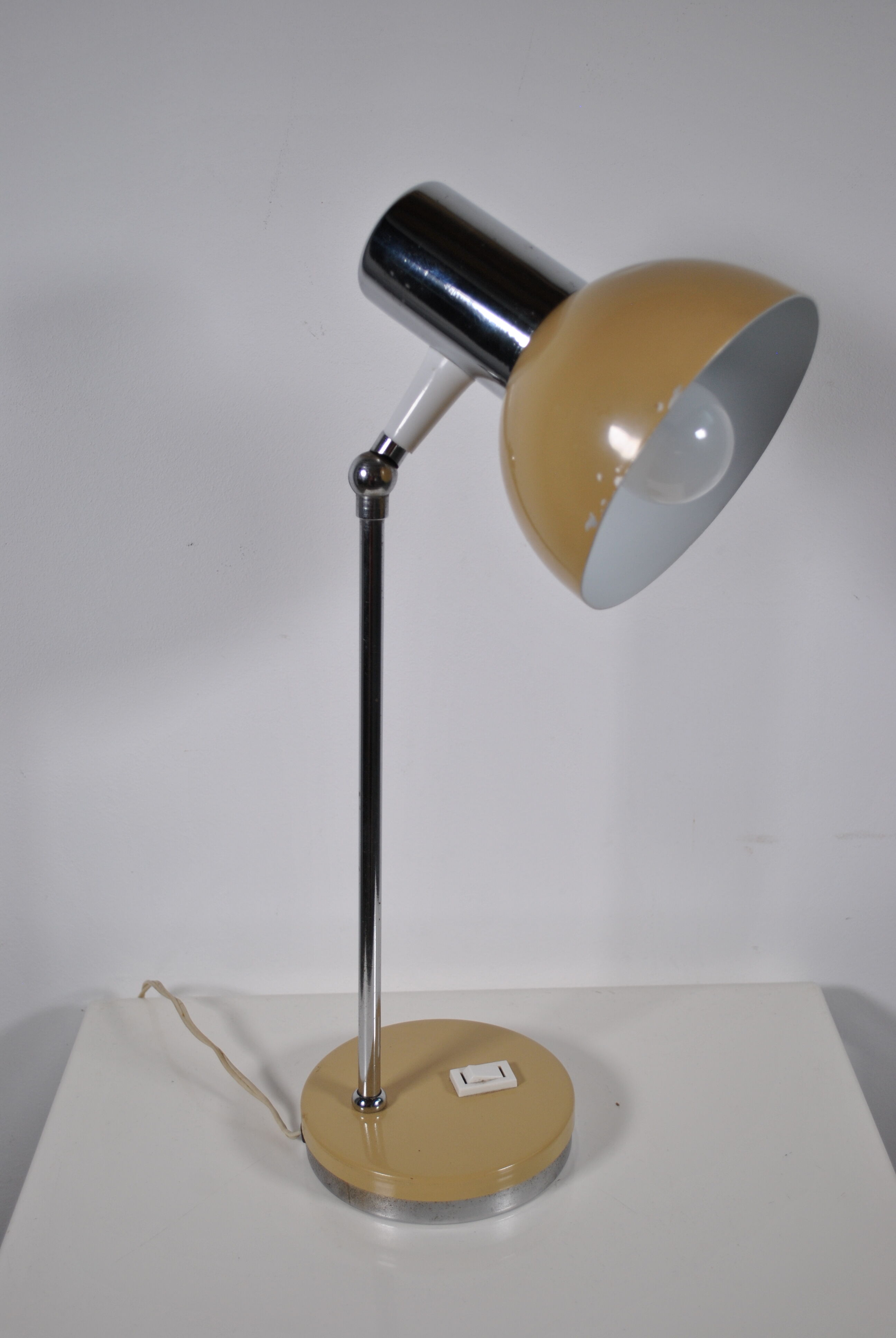 Desk lamp workshop 1970