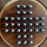 Handcrafted solitaire game