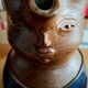 Pichet bicolore anthropomorphe en céramique Nigon Savignies