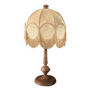 Grande lampe de salon pied bois et abat-jour à franges - Ref 1371