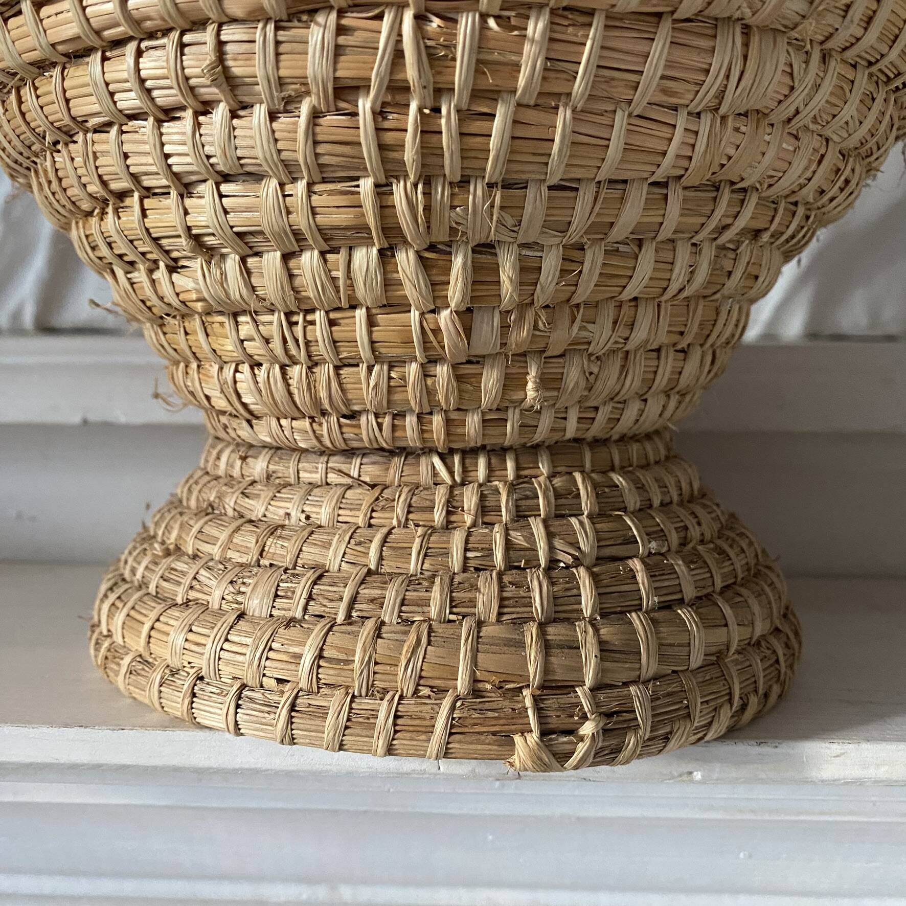 Straw amphora in Burgundy style 35 cm, French wickerwork.