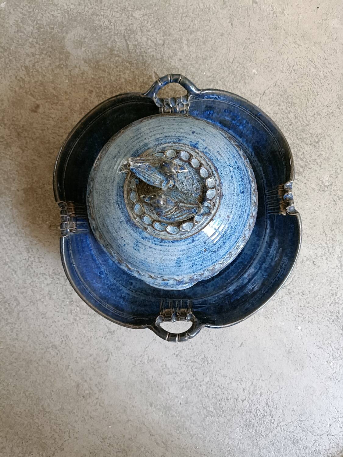 Admirable sculpture in blue sandstone