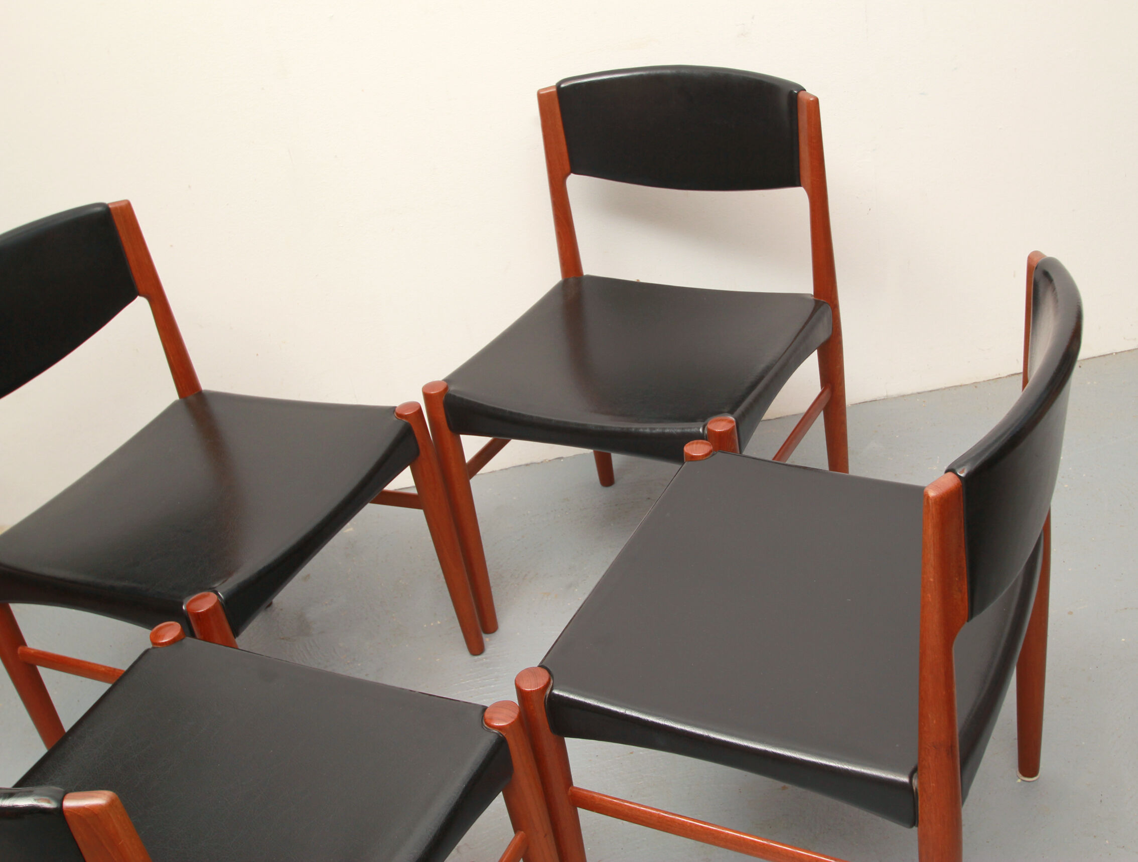 Set of 4 danish dining chairs in teak
