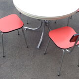 Kitchen table & its 4 chairs