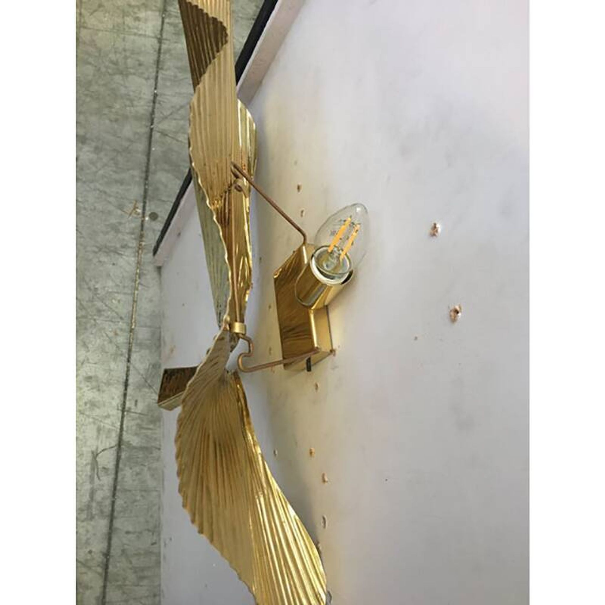 Paire d'appliques feuille en métal doré