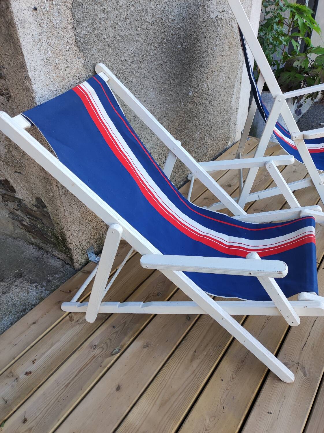 Vintage garden deck chair