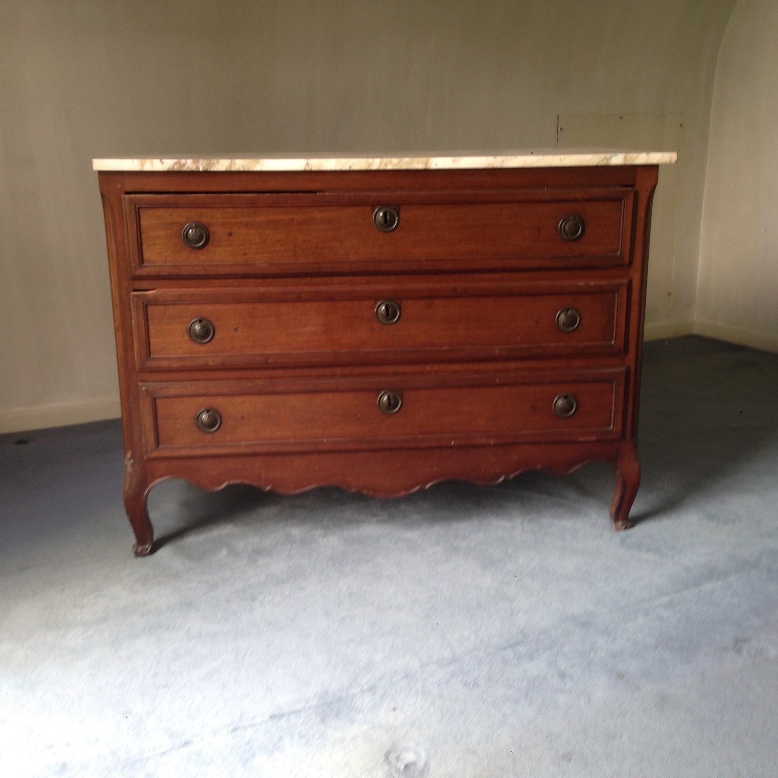 Solid mahogany Dresser