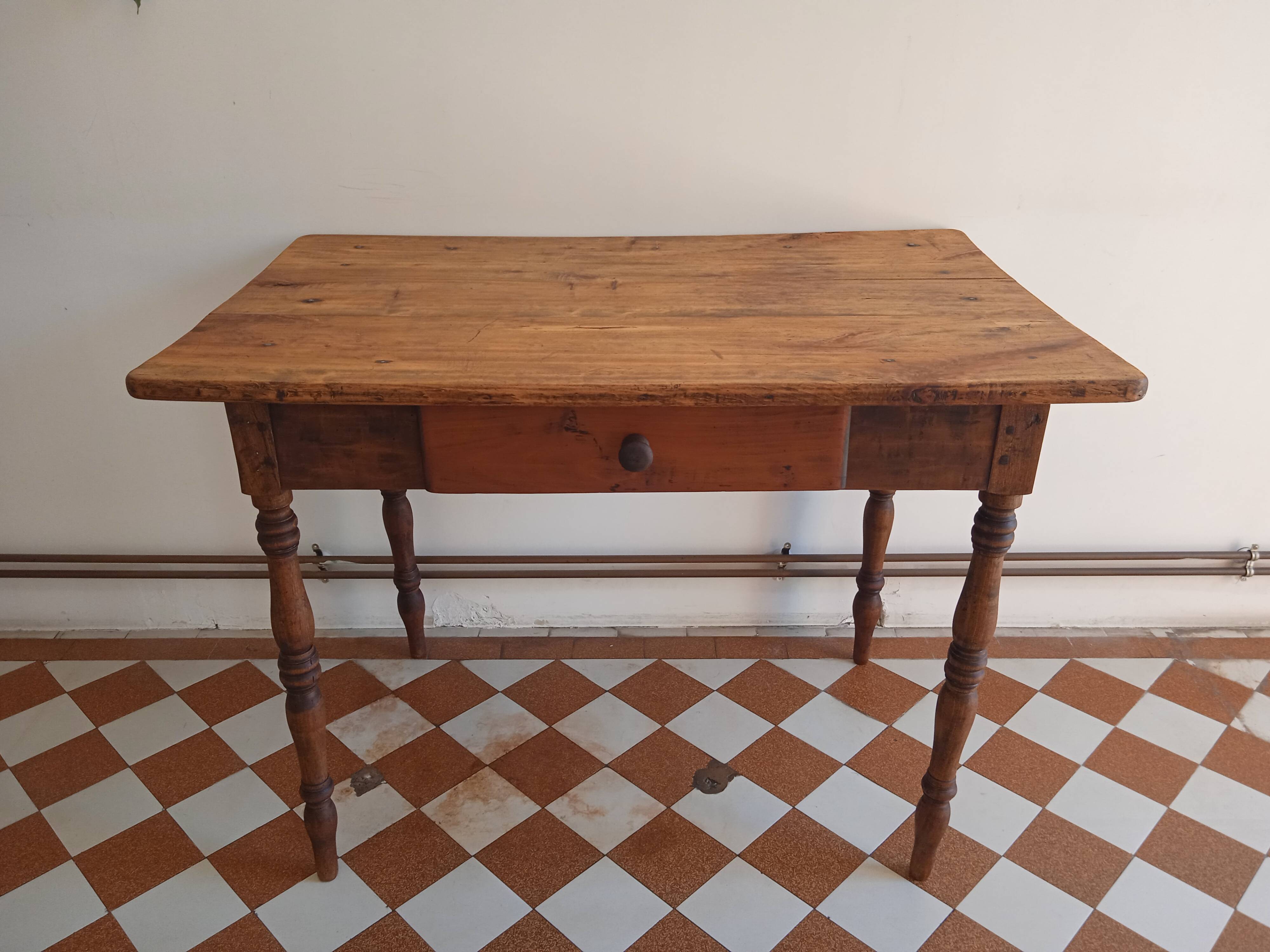 Farm table