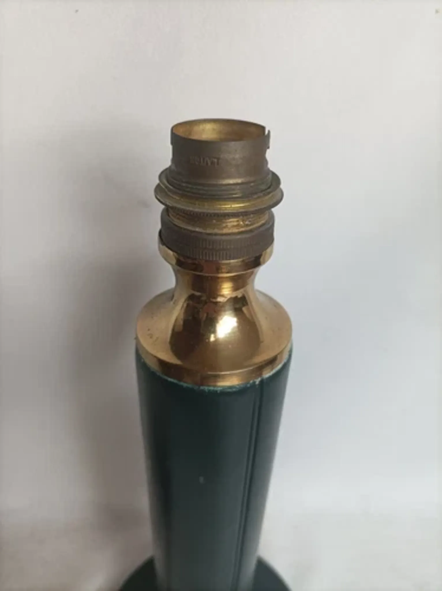 Vintage table lamp base from the 1970s/1980s in leather - in working condition.