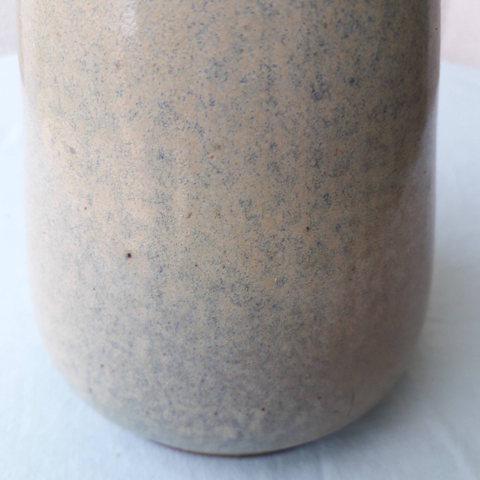 Dubost single-flower vase