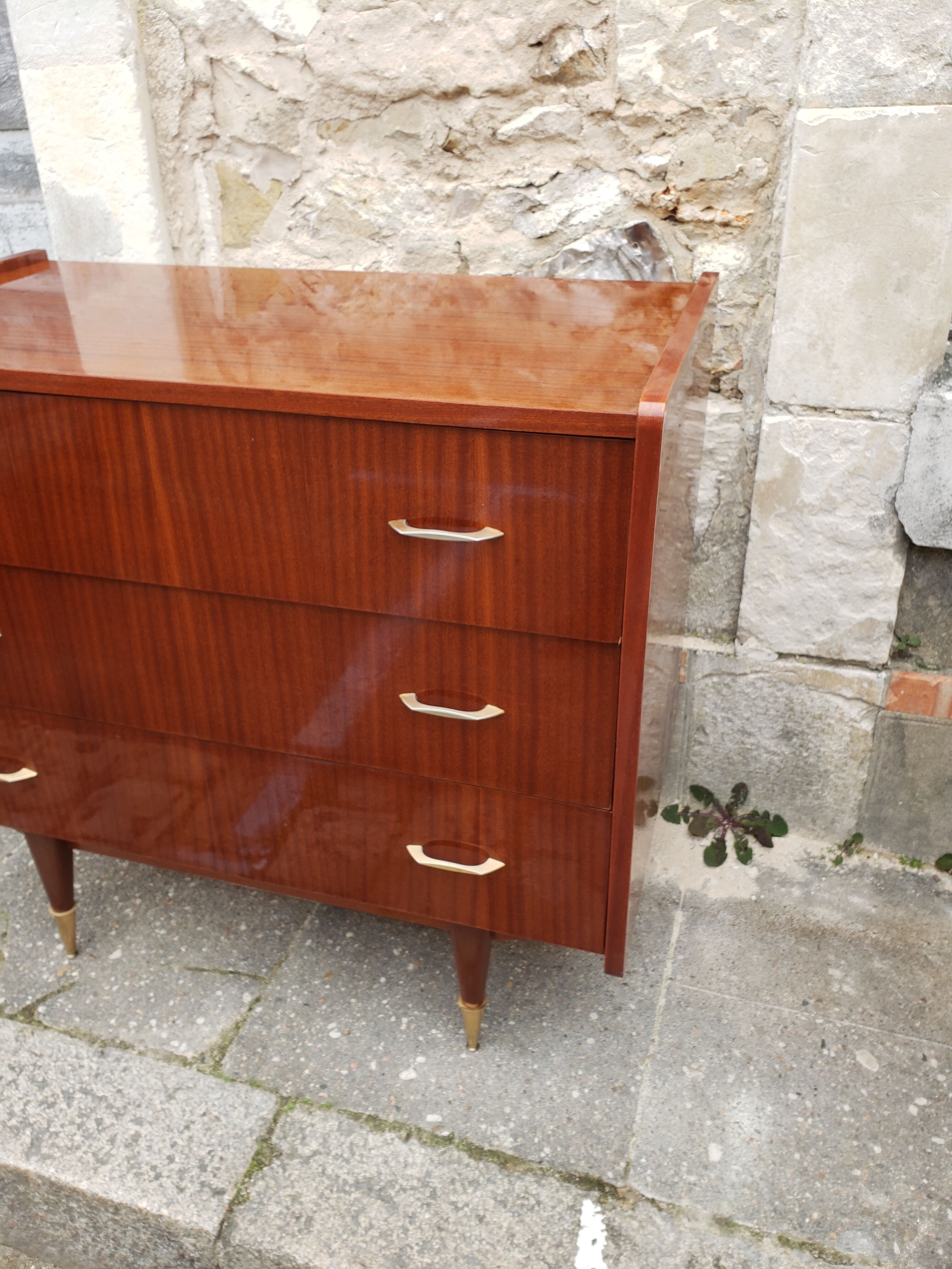 Commodity vintage right foot