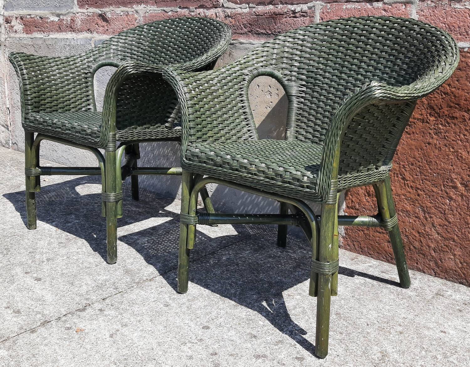 Salon de jardin complet en rotin. (Sofa, fauteuils x 2, table basse)