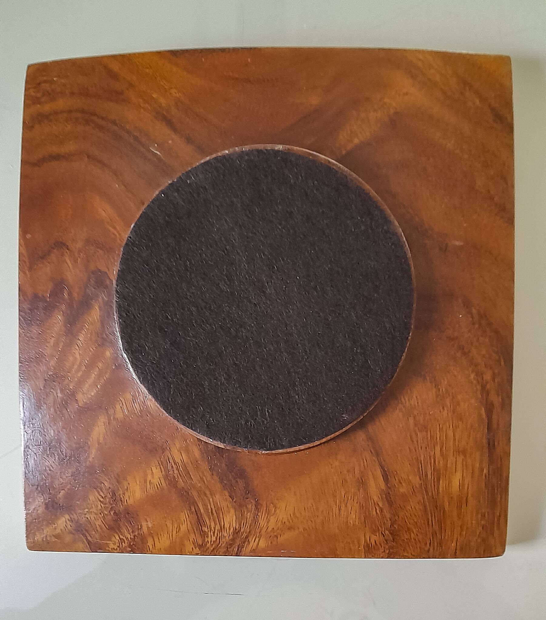 Plate decorated with modernist mosaic in trencadís style (Gaudí. Barcelona). Small tray.