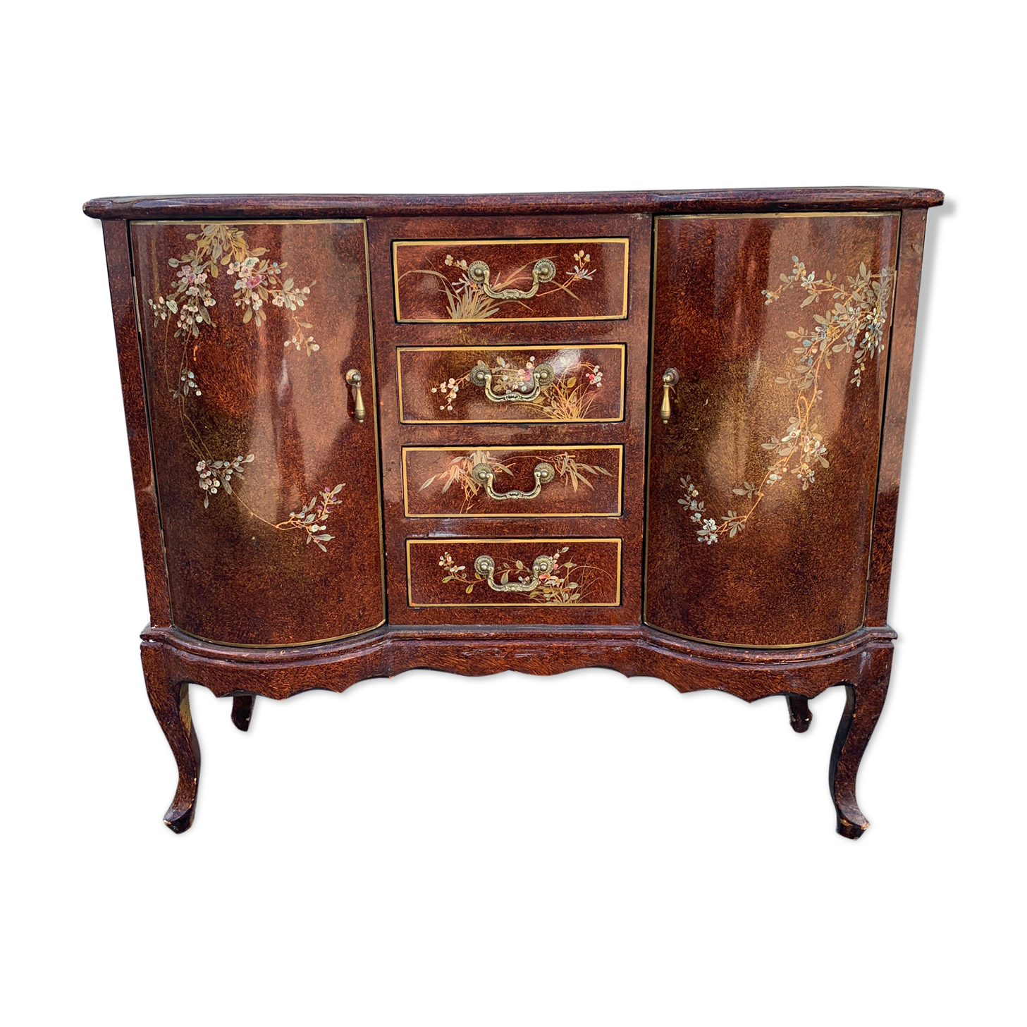 Venetian chest of drawers