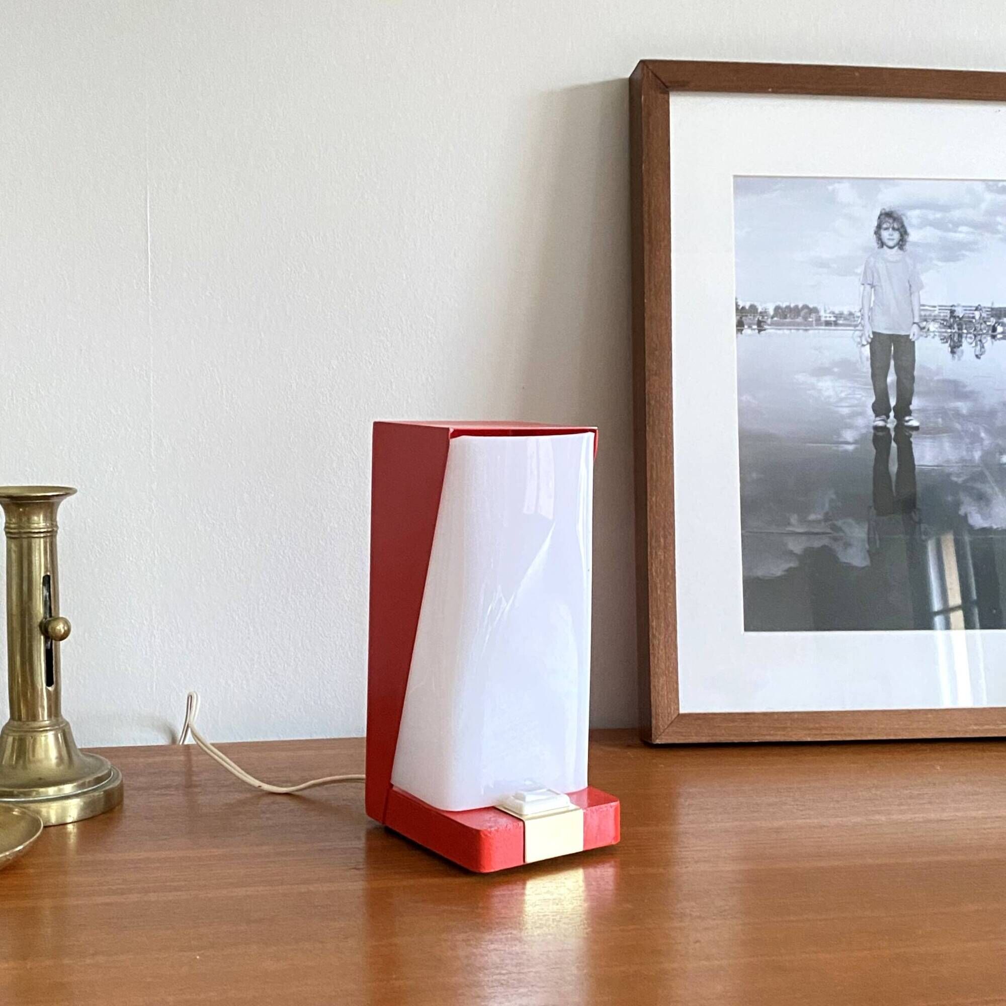 Table lamp in red painted metal and white plexiglass 60s vintage LAMP-7149