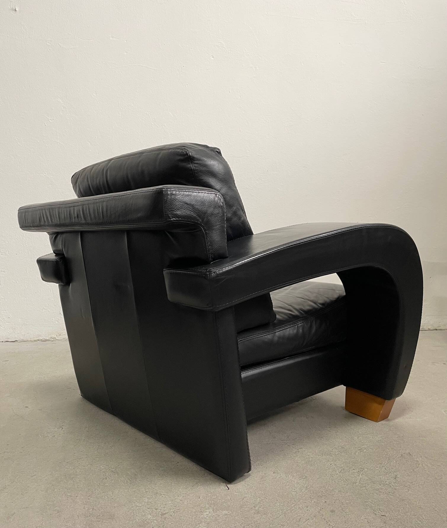 Vintage Streamline Black Leather Armchair, 1980/90s