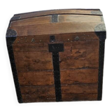 Malle en bois ancien