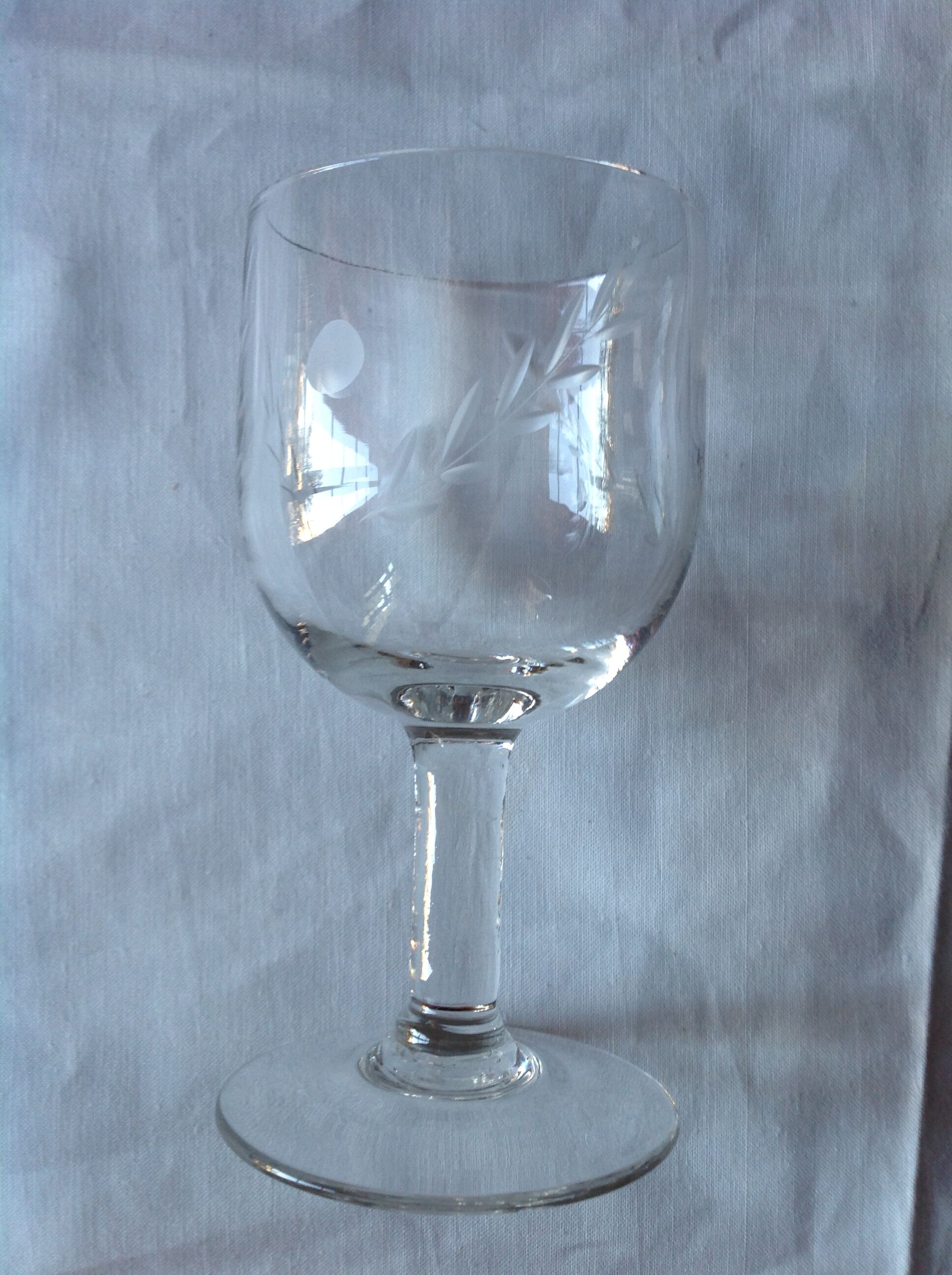 Lot of 10 old glasses, cut